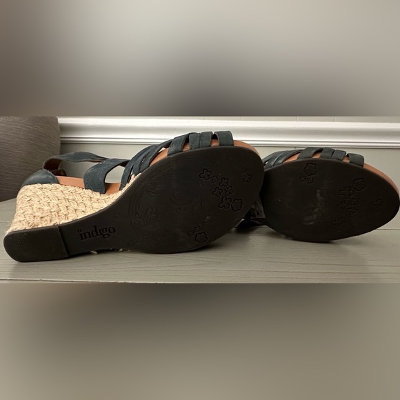 Indigo by Clarks Women’s Sz 8  Sandals Shoes Espadrille Wedge Blue Leather - Picture 8 of 9